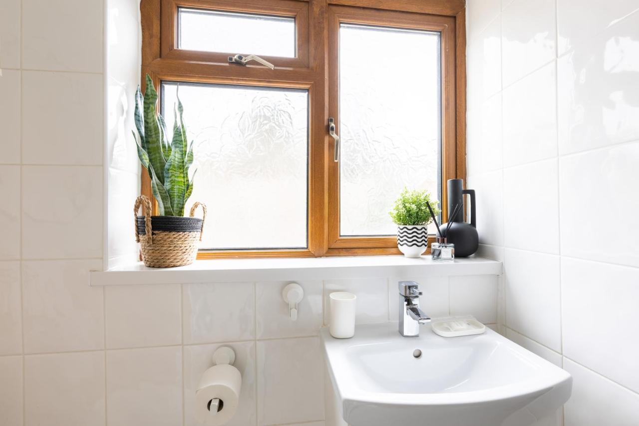 Levi Suite By Koya Homes - 3-Bedroom Home, Downtown Cardiff, Free Parking Экстерьер фото